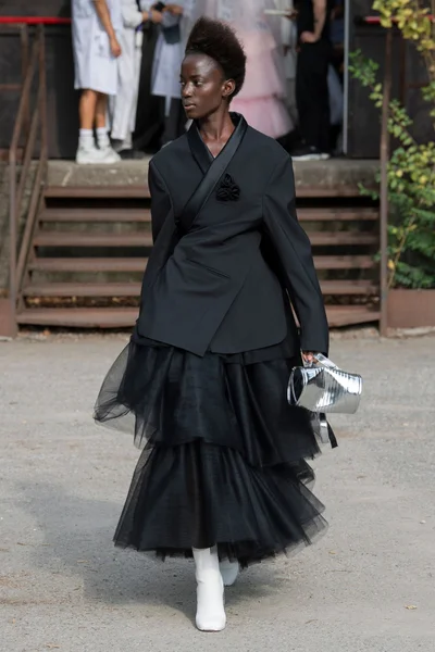Look 19